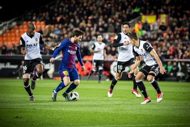 猛龙战胜开拓者终止两连败，成为本赛季第四支取得15个胜场球队