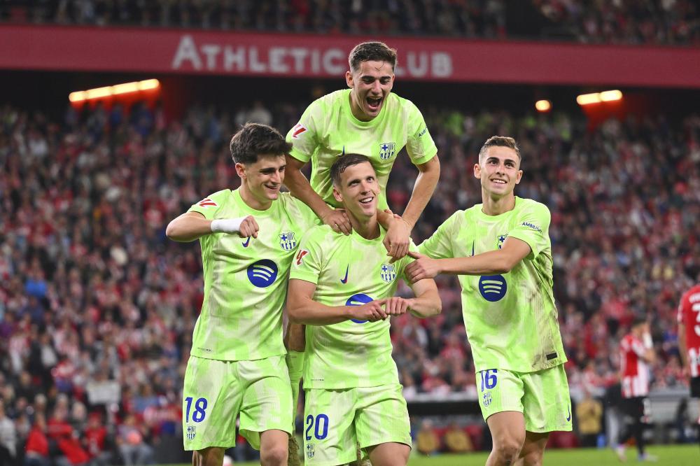 中国国乒在2025成都混合团体世界杯中以6连胜结束第二轮，孙颖莎在梁靖崑失利后积极复盘，展现团队凝聚力与个人关怀。