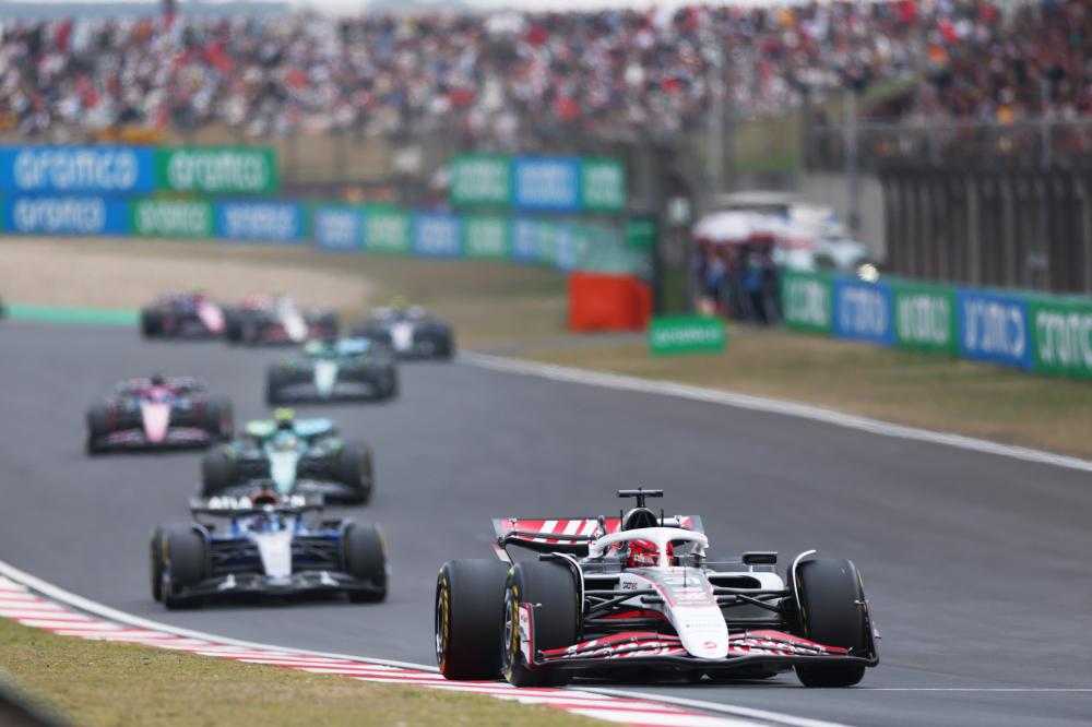 国足未来第一左后卫：华裔球星90万欧转会费登陆波兰联赛！